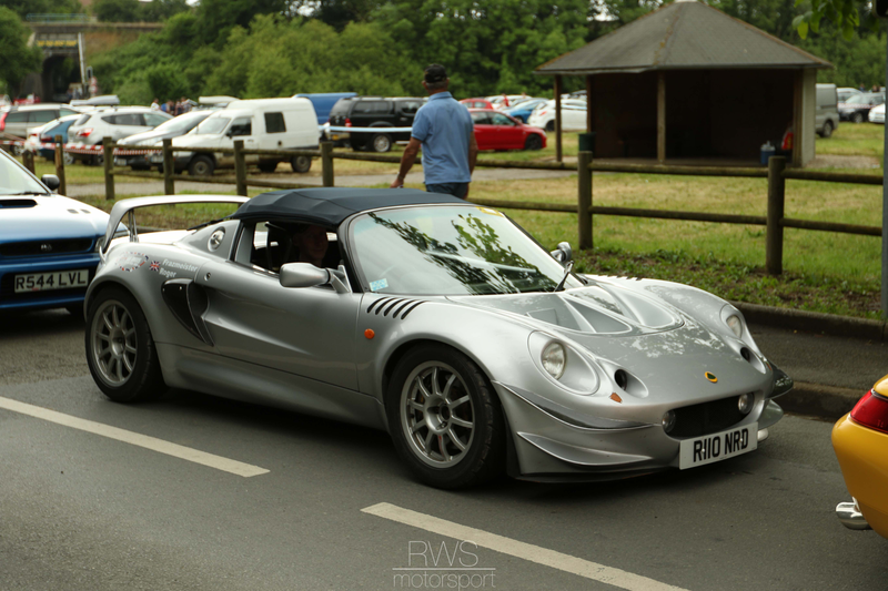 Illustration for article titled Classic British Welcome Photos (Le Mans Carshow)